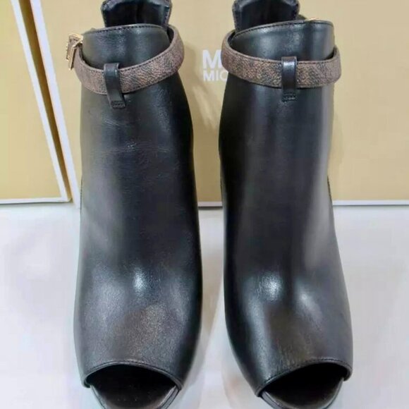 Michael Kors Lawson Open-Toe Heels Booties - Signature Print - Picture 3 of 9